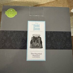 Scentsy Haunted Mansion Warmer - Black and Gray